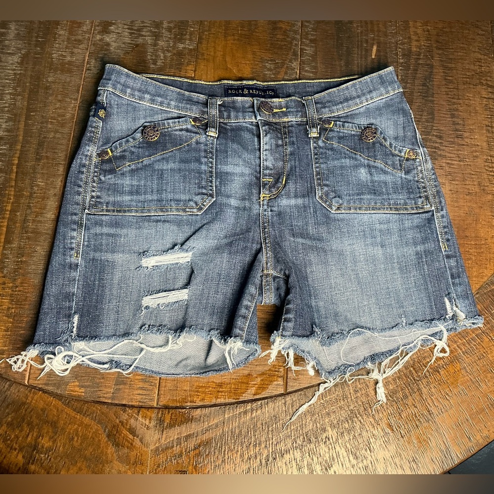 Women’s Size 10 Rock & Republic Blue Distressed Jean Shorts